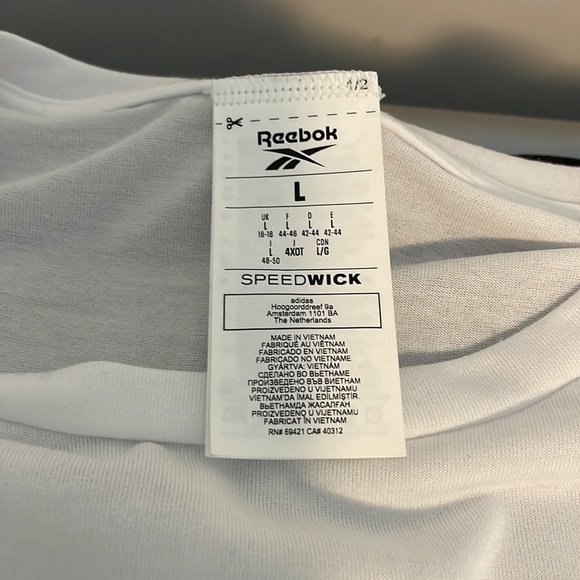 Reebok White size Large oversized workout top. - Picture 2 of 3